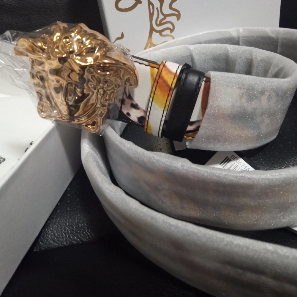 Versace Belt - Picture 11 of 11
